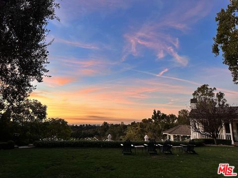 Photo of 1267 Villa Woods Drive, Pacific Palisades, CA 90272 (MLS # 26830781)