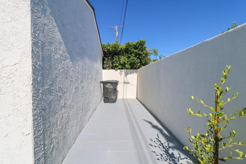 3158 W 153rd Street