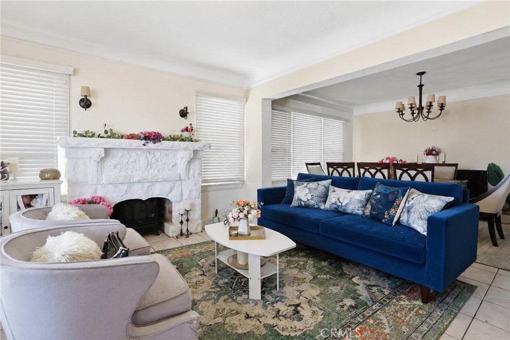 549 W 12th Street