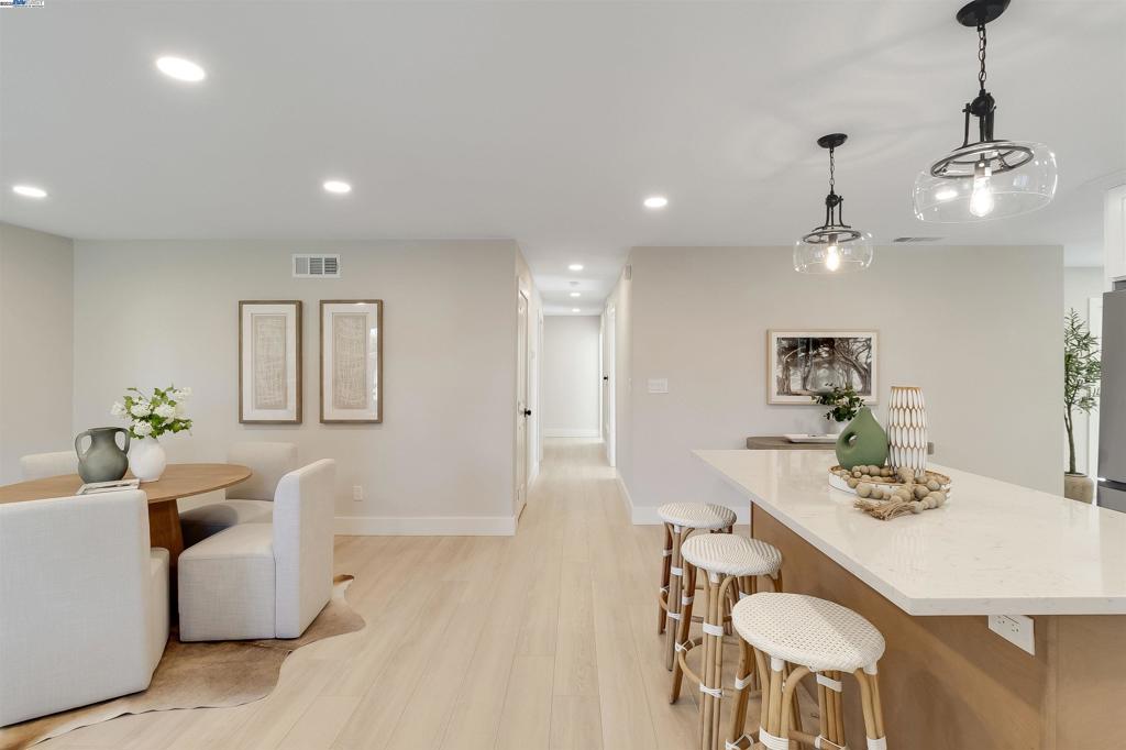 RHONEWOOD PARK - Residential