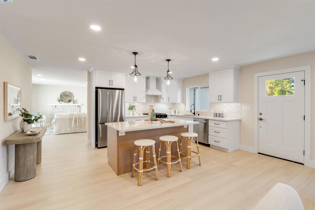 RHONEWOOD PARK - Residential