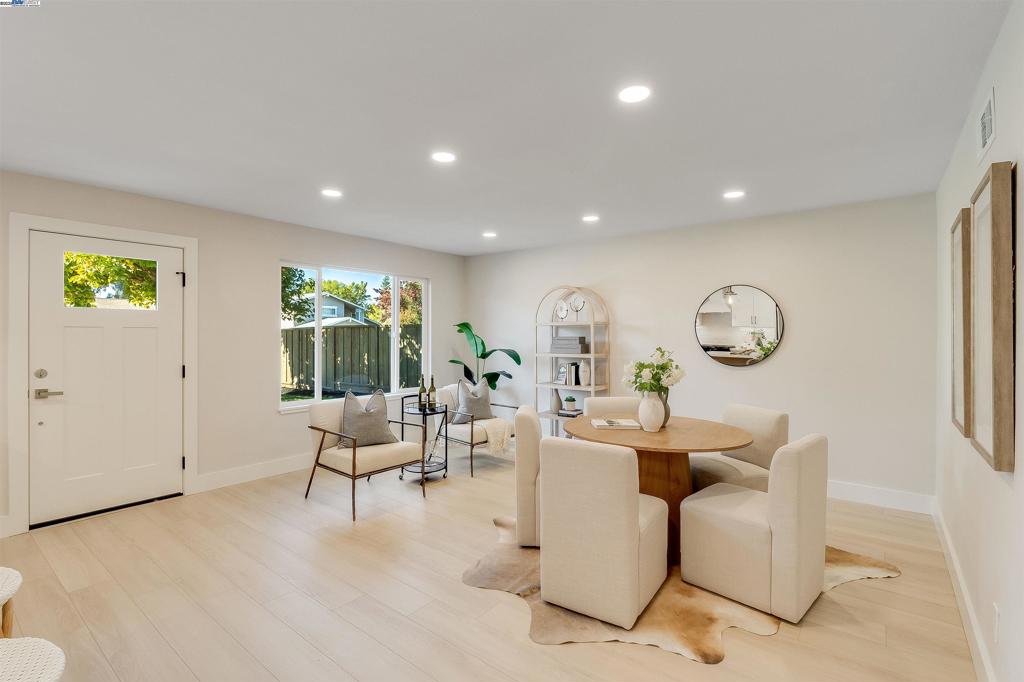 RHONEWOOD PARK - Residential