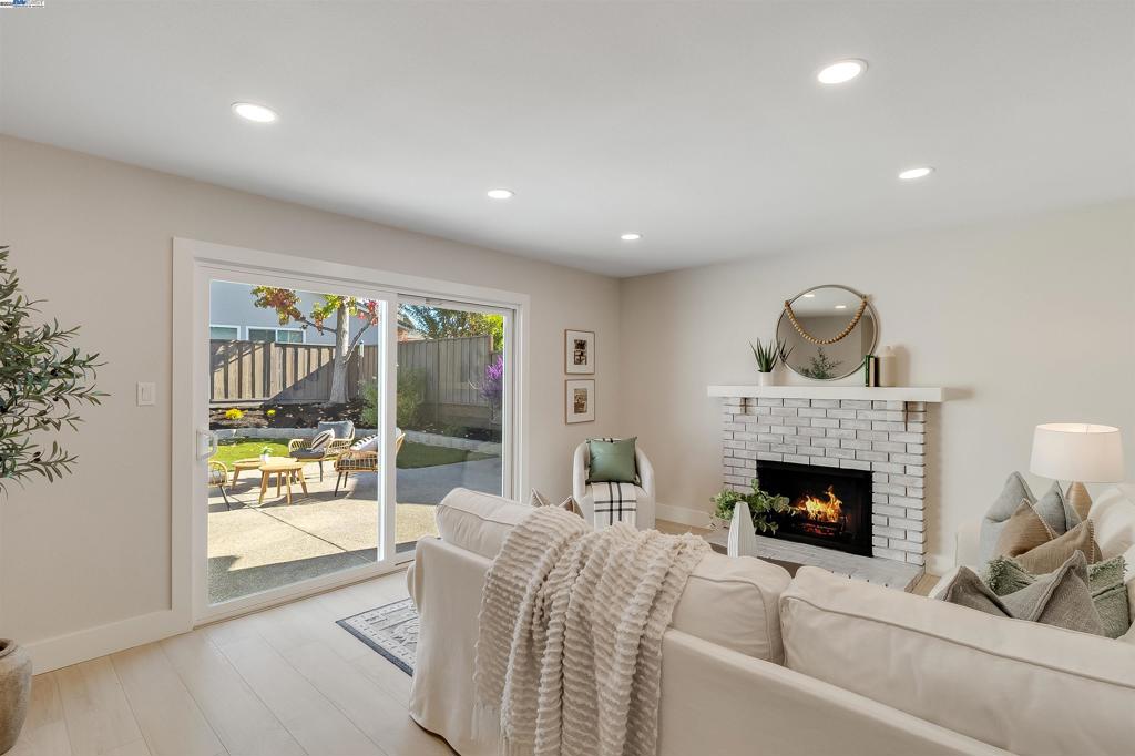 RHONEWOOD PARK - Residential