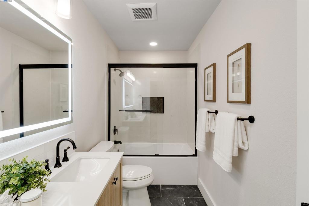 RHONEWOOD PARK - Residential