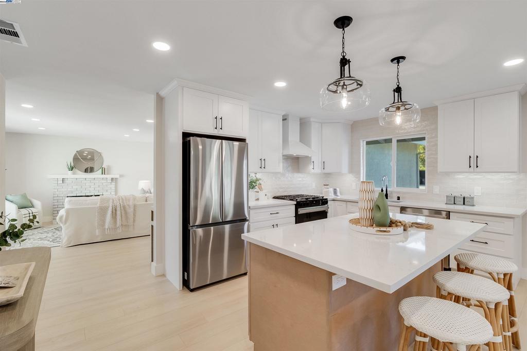 RHONEWOOD PARK - Residential