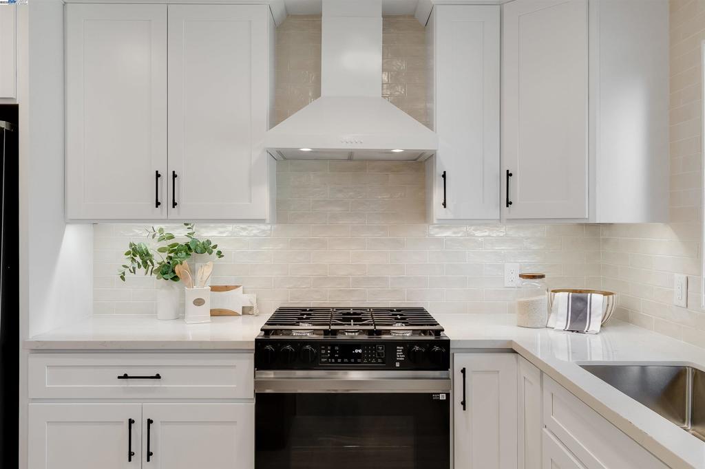 RHONEWOOD PARK - Residential