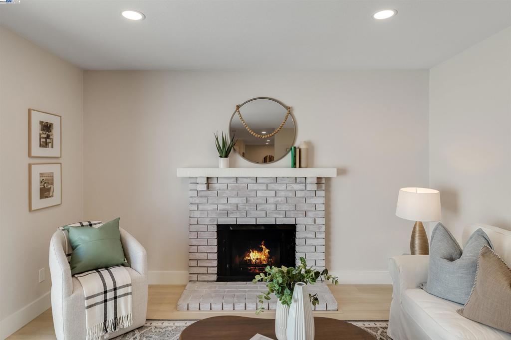 RHONEWOOD PARK - Residential