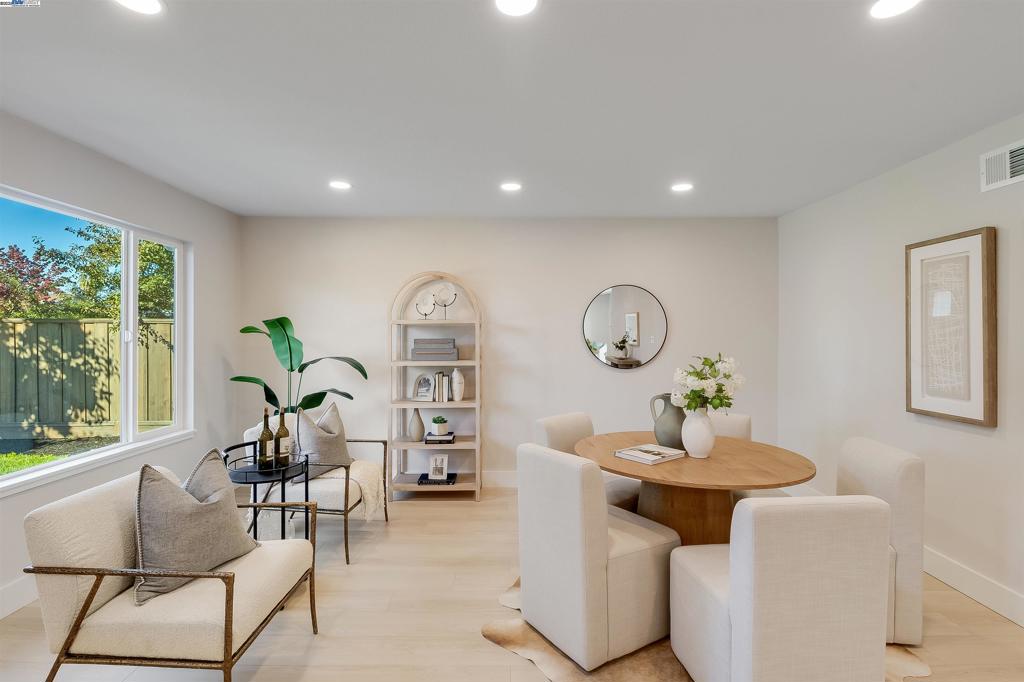 RHONEWOOD PARK - Residential