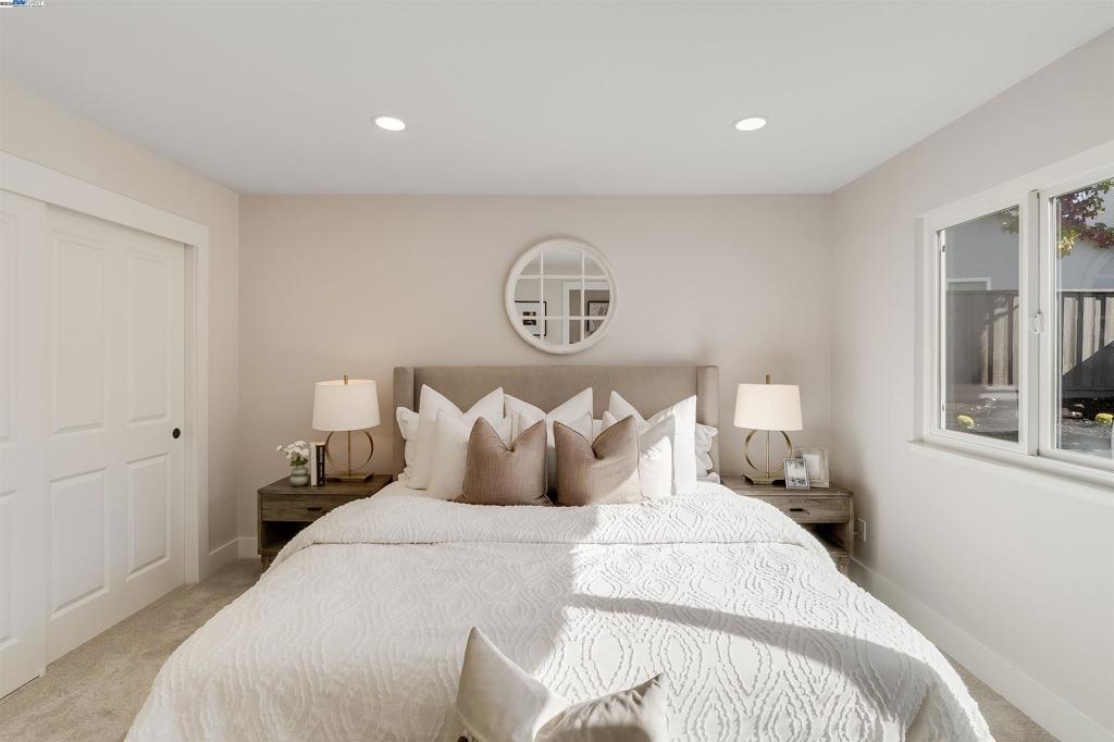 RHONEWOOD PARK - Residential