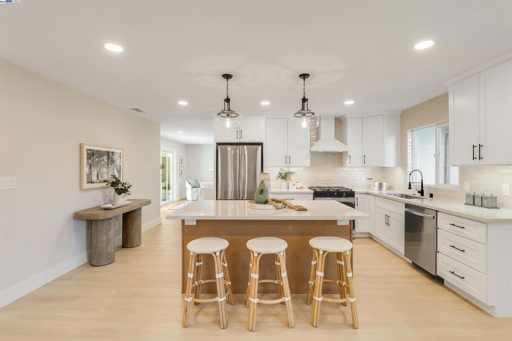 RHONEWOOD PARK - Residential