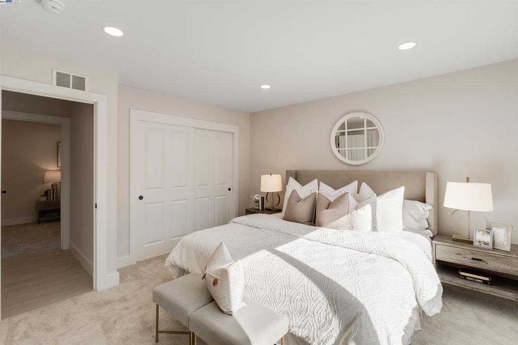 RHONEWOOD PARK - Residential