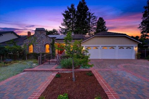 Photo of 292 Apricot Lane, Mountain View, CA 94040 (MLS # ML82050640)