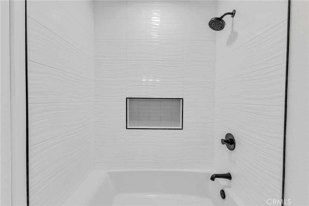 Mission Lakes (34101) - Residential