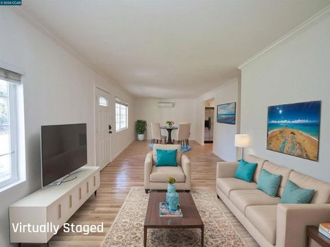 Photo of 2901 Roosevelt Ln Ln, Antioch, CA 94509 (MLS # 41123580)