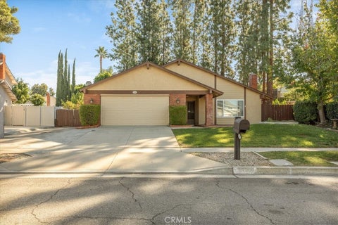 Photo of 1542 Powell LN, Redlands, CA 92374 (MLS # IG26234131)