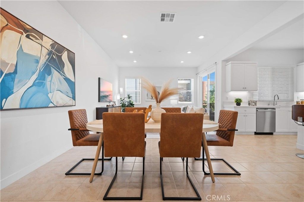 Photo of 189 Sash #189, Irvine, CA 92618 (MLS # OC25217039)