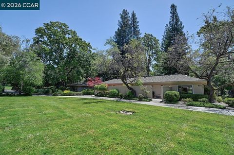 Photo of 2216 Tice Creek Dr #2, Walnut Creek, CA 94595 (MLS # 41135073)