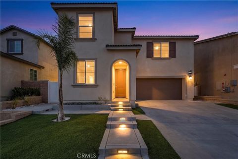 Photo of 2667 Emerald Bay Dr, Rialto, CA 92377 (MLS # CV26058305)