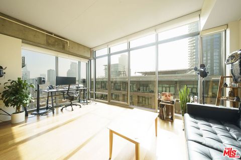 Photo of 1100 S Hope Street #1407, Los Angeles, CA 90015 (MLS # 26671767)