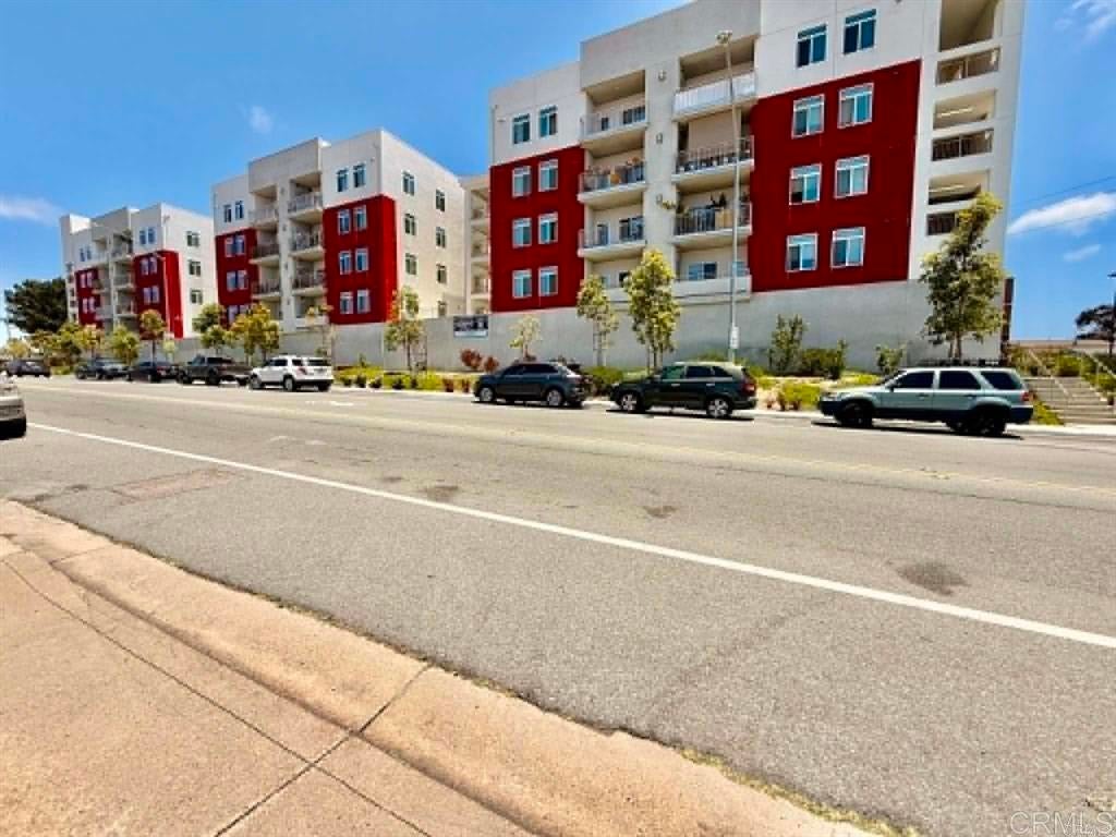 1270 Valencia Pkwy