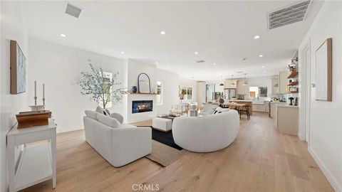 5449 S Victoria Los Angeles CA 90043