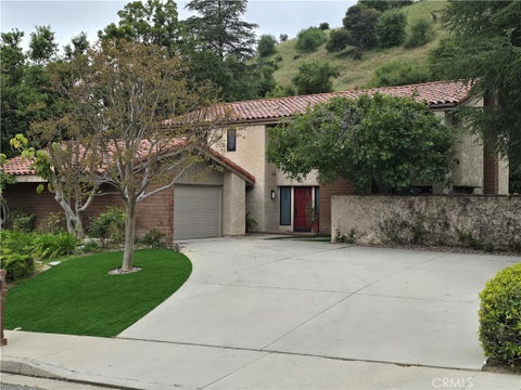 Photo of 4249 Park Alisal, Calabasas, CA 91302 (MLS # SR26135577)