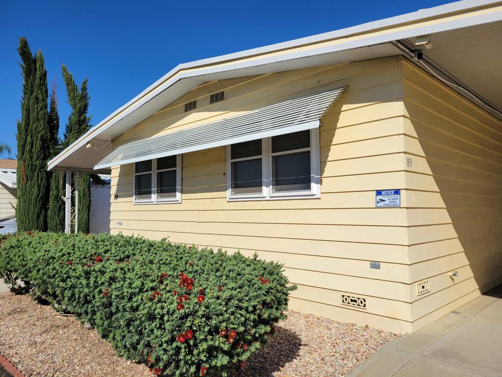 1525 W Oakland Avenue 89