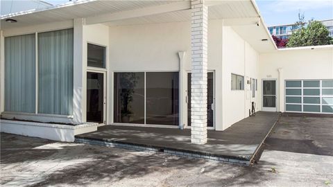 Photo of 555 E 3rd St, Long Beach, CA 90802 (MLS # PW26081435)