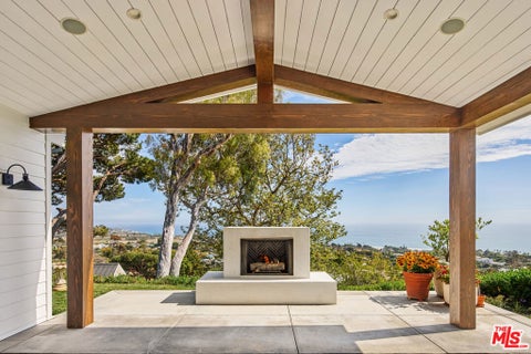 Photo of 5561 Horizon Drive, Malibu, CA 90265 (MLS # 26865717)