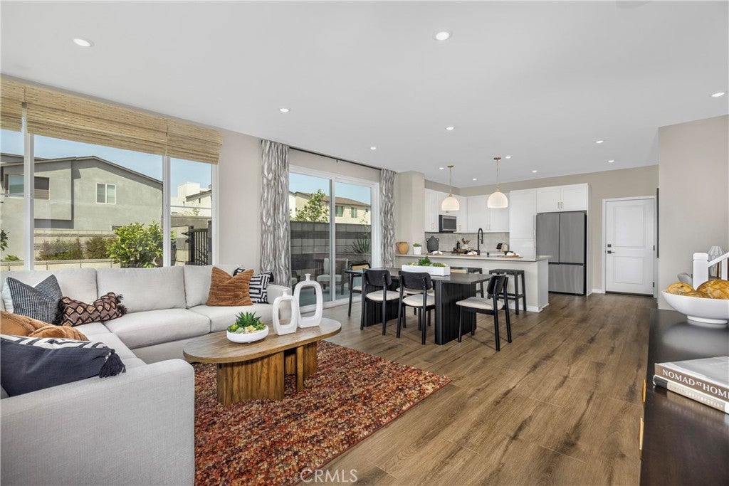 3681 S. Eichler Paseo 7