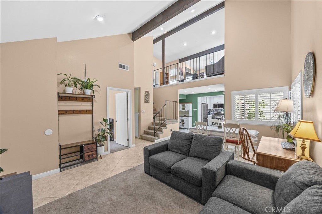 1649 Carmel CIR W