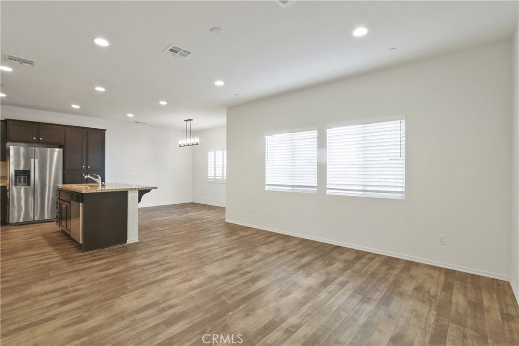 24277 Bay Laurel