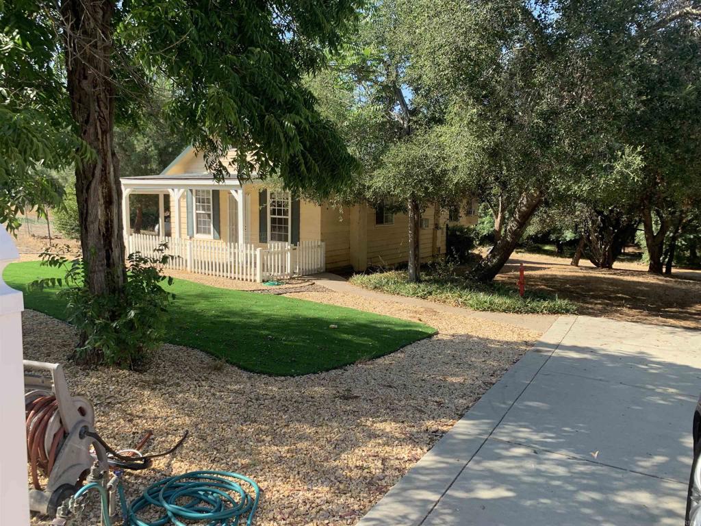 505 N GLEN OAKS DRIVE