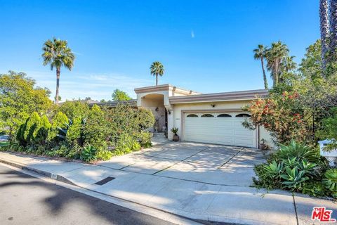 Photo of 10810 Via Verona Street, Los Angeles, CA 90077 (MLS # 26655099)