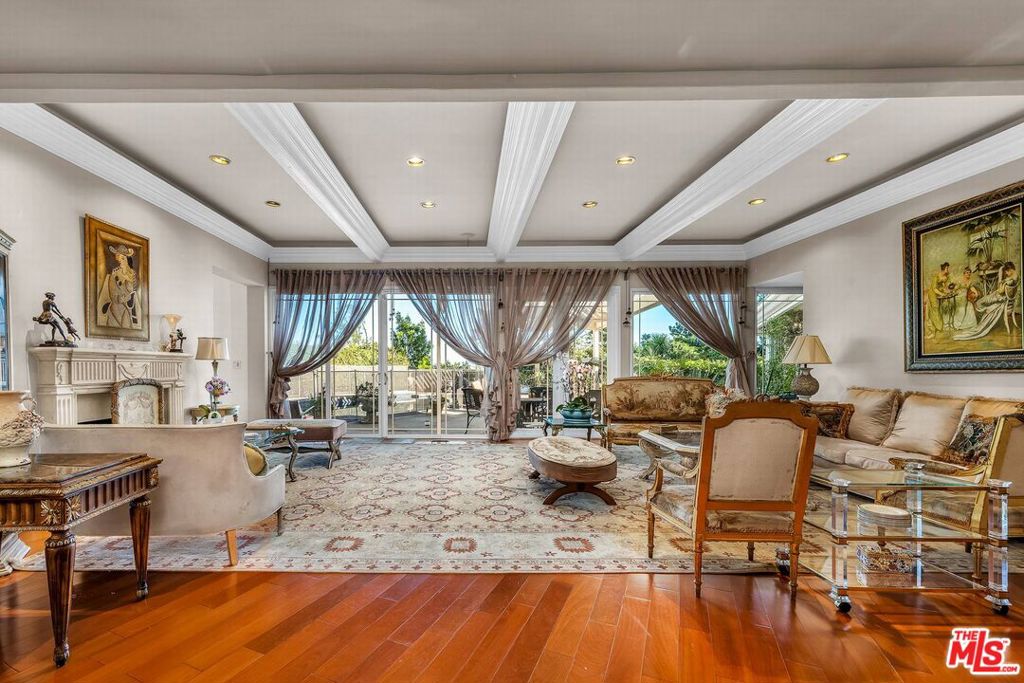 10810 Via Verona Street