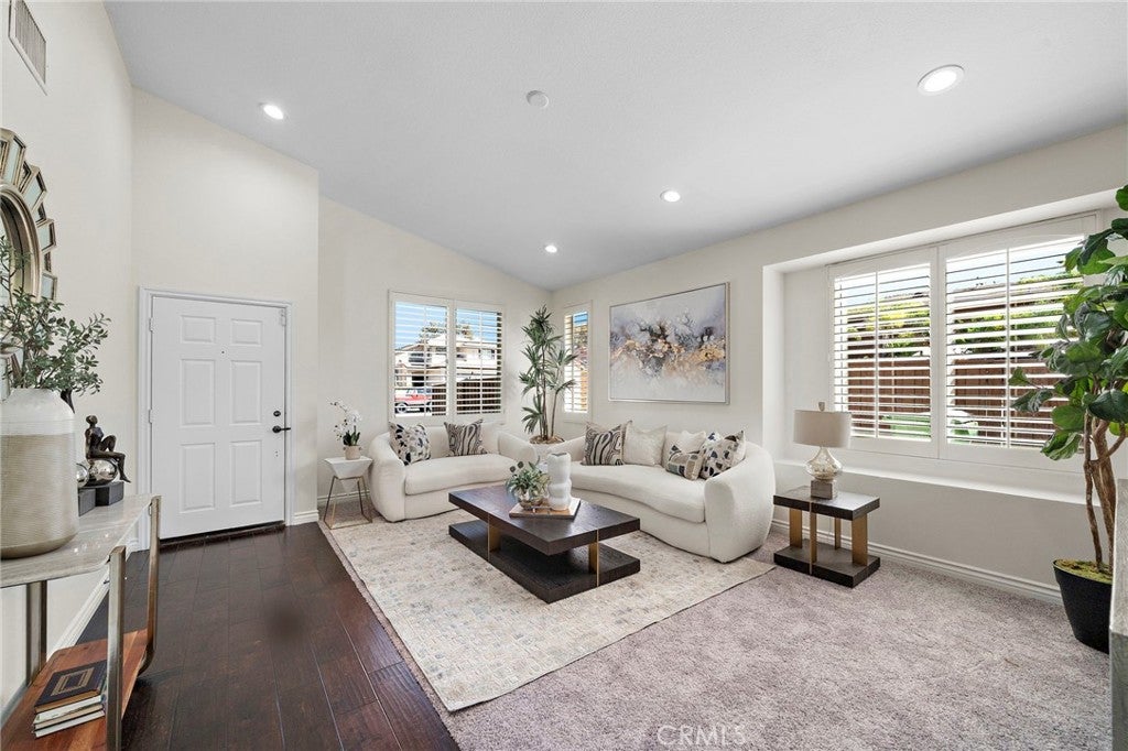 974 Silvercreek Road