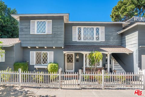 Photo of 12334 Moorpark Street, Studio City, CA 91604 (MLS # 25614371)
