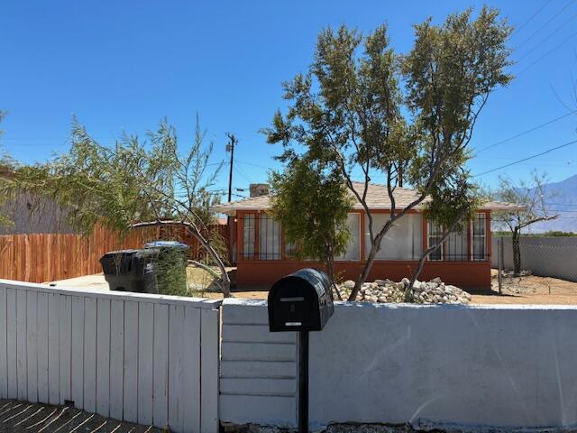 ***FANTASTIC INVESTMENT OPPORTUNITY***Great fixer with tons of upside potential. Rv parking in the back with enough space to add an addition or expand the property. Mountain views close to school with walking distance to shops and restaurant's. Come take advantage of an opportunity to own a home in the desert at this low price point!!!