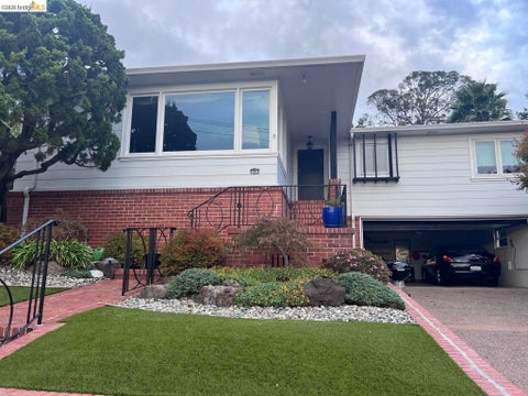 Photo of 5020 Pierpoint AVE AVE, Oakland, CA 94602 (MLS # 41152400)