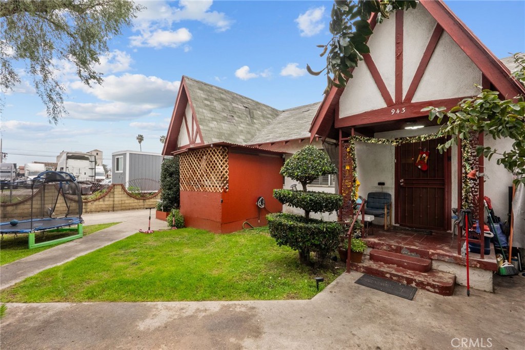 943 W 65th Street