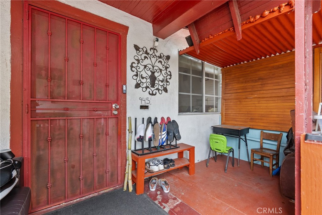 943 W 65th Street