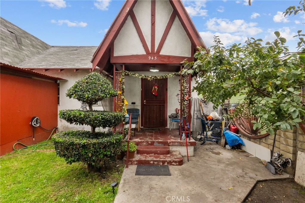 943 W 65th Street