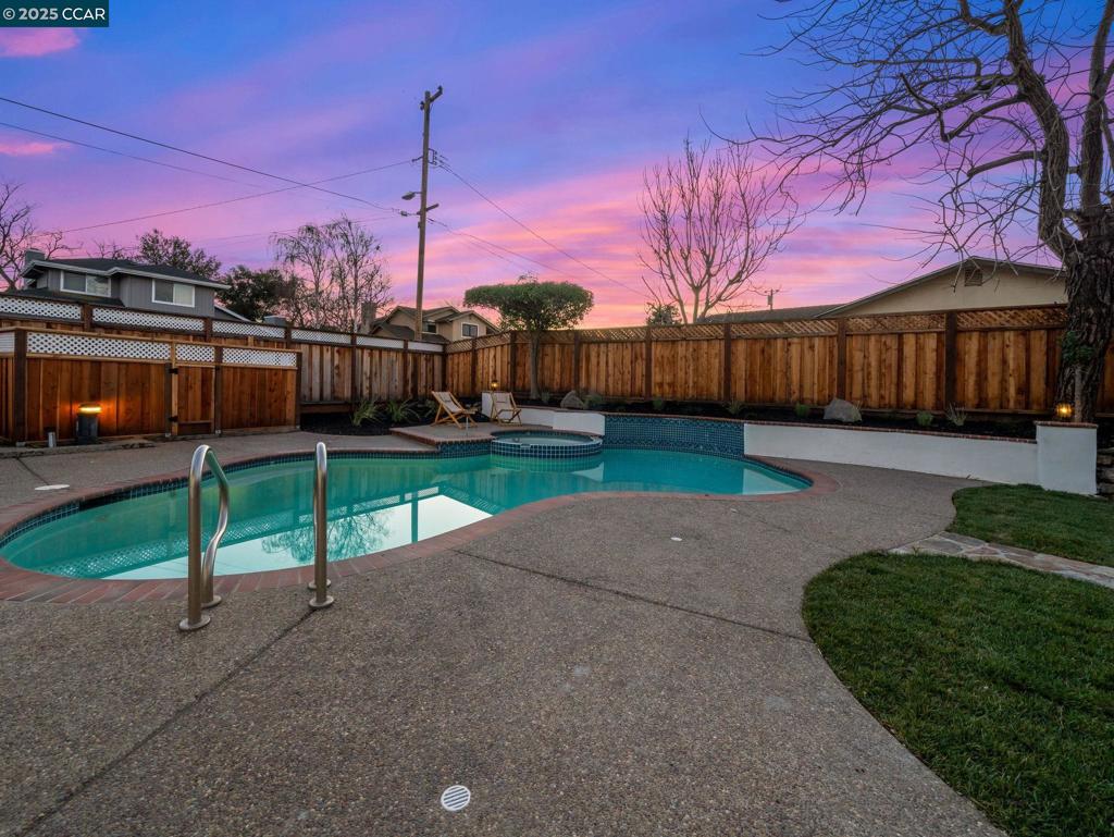 WEST SIDE DUBLIN - Residential