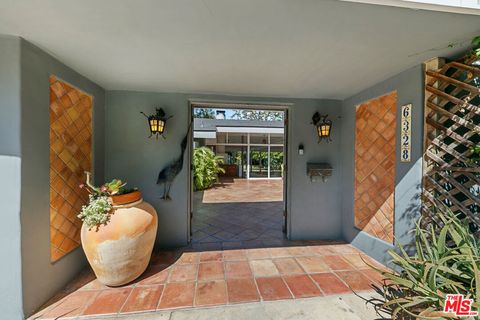 Photo of 6328 Frondosa Drive, Malibu, CA 90265 (MLS # 26852065)