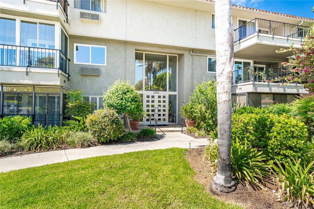 Properties 3 2393 Via Mariposa West 2F