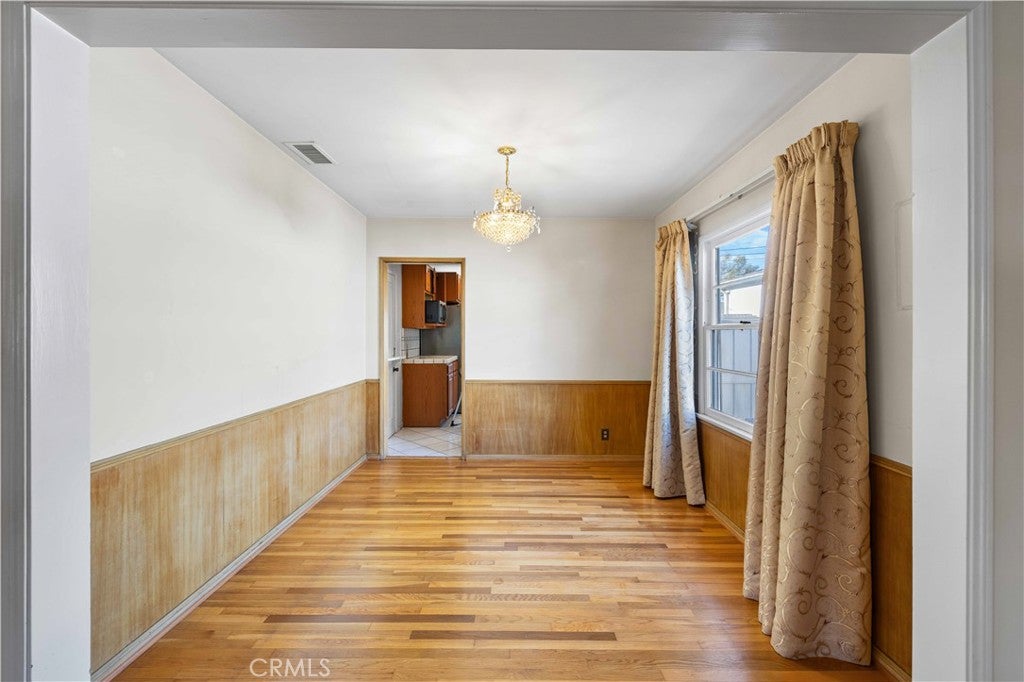 1207 Graynold