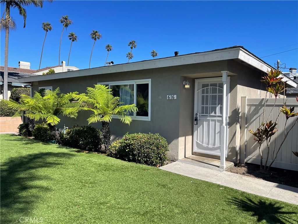 Photo of 616 15th St, Huntington Beach, CA 92648 (MLS # OC26064493)