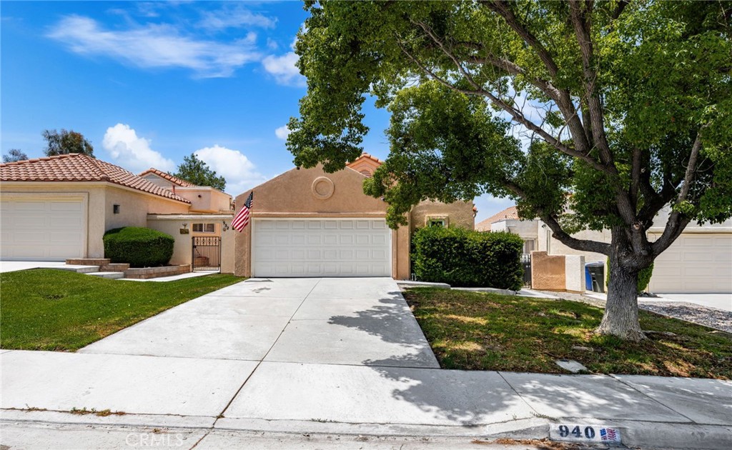 Charming 2 bedroom , 2 bath home nestled in a desirable neighborhood near Soboba Springs Golf course and Casino. Enjoy peaceful living with beautiful views and easy access to local entertainment and amenities.