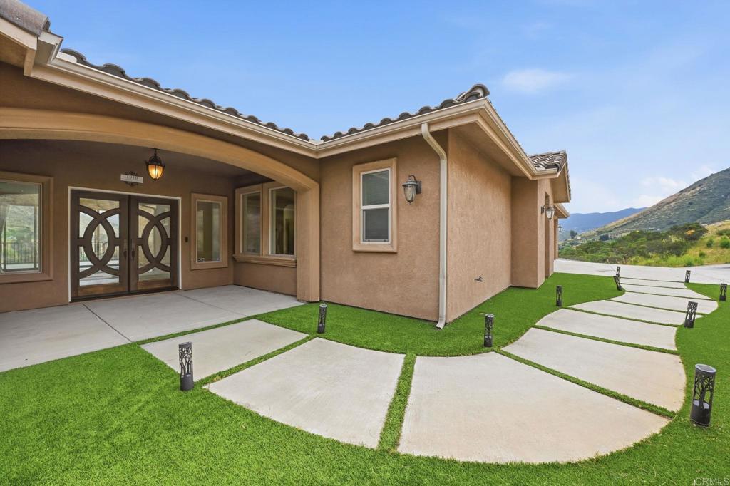 1910 Harbison Canyon Rd