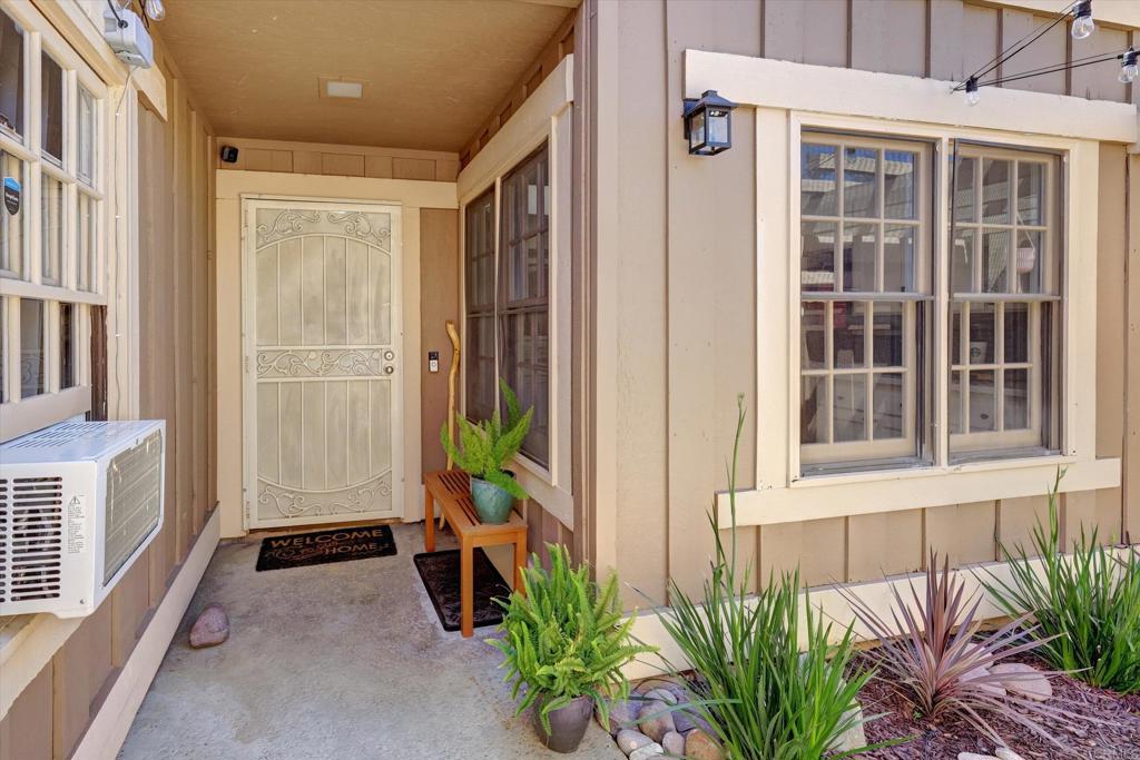 8615 Circle R Course Lane